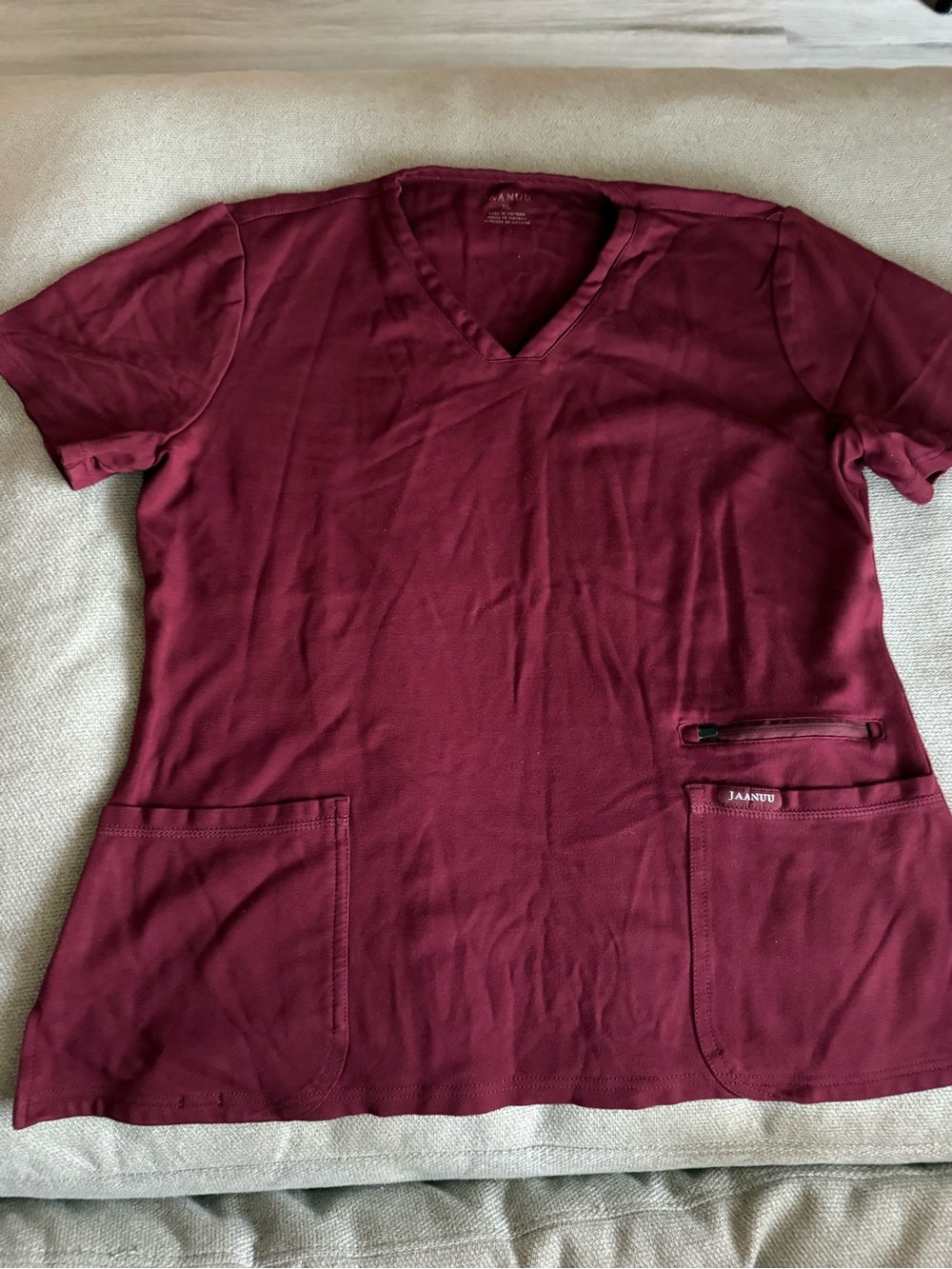 Jaanuu Bugundy Scrub Set